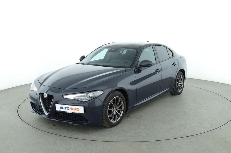 Grau Gebraucht 2018 Alfa Romeo Giulia Super Limousine | 21.000 € (Fairer Preis) - Bild 1/3
