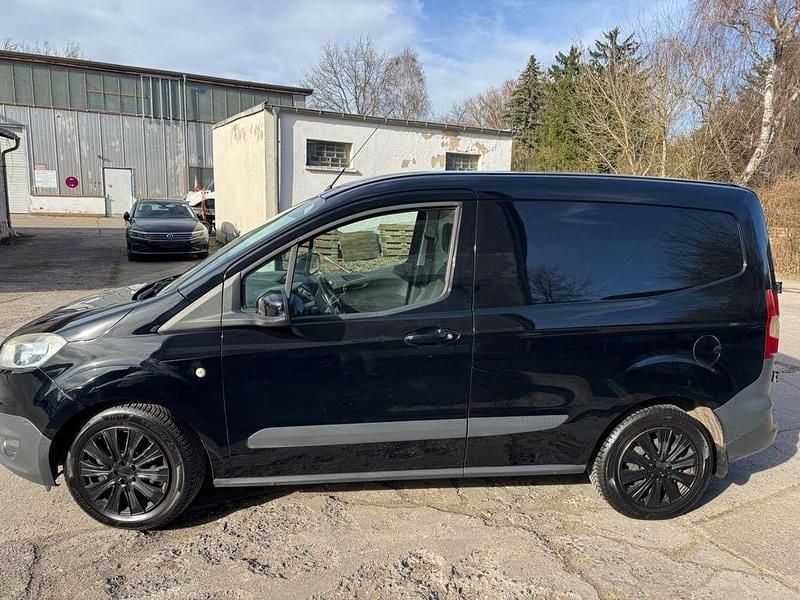 Gebraucht Ford Courier 101 PS (74 kW) 2015 Schwarz Van / Kleinbus