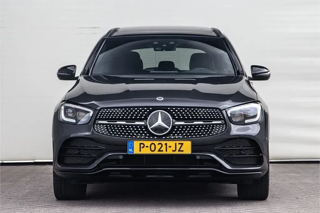 Gebraucht Mercedes GLC300 Premium 245 PS (180 kW) 2019 Grau SUV