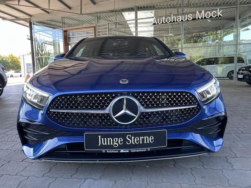 Gebraucht Mercedes A200 Advanced Plus 163 PS (119 kW) 2024 Schwarz Limousine