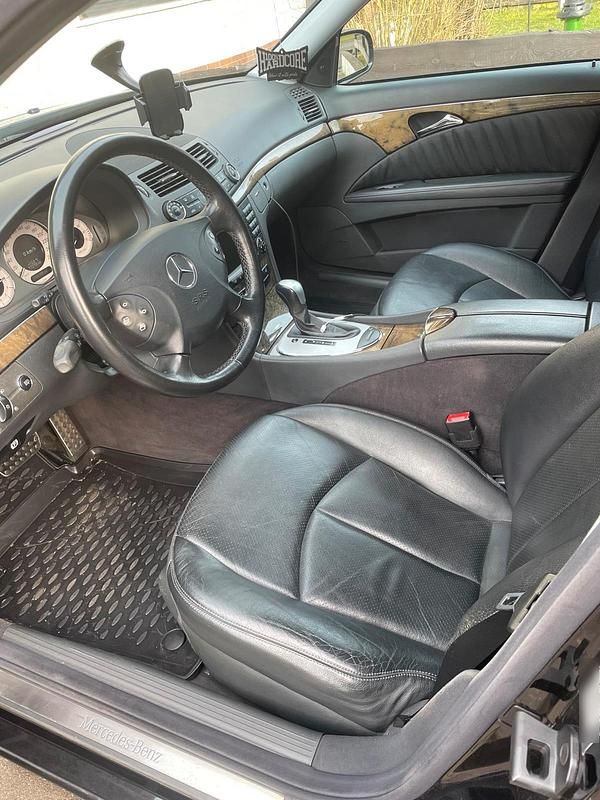 Gebraucht Mercedes E320 224 PS (164 kW) 2004 Schwarz Kombi