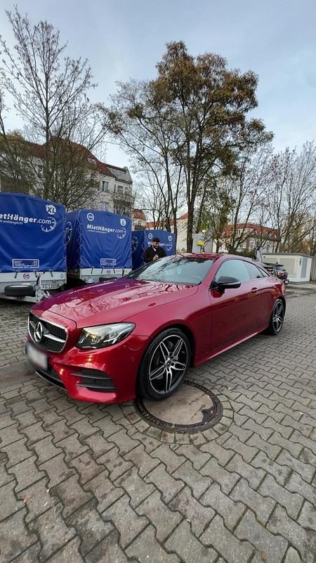 Gebraucht Mercedes E220 194 PS (142 kW) 2019 Rot Coupé