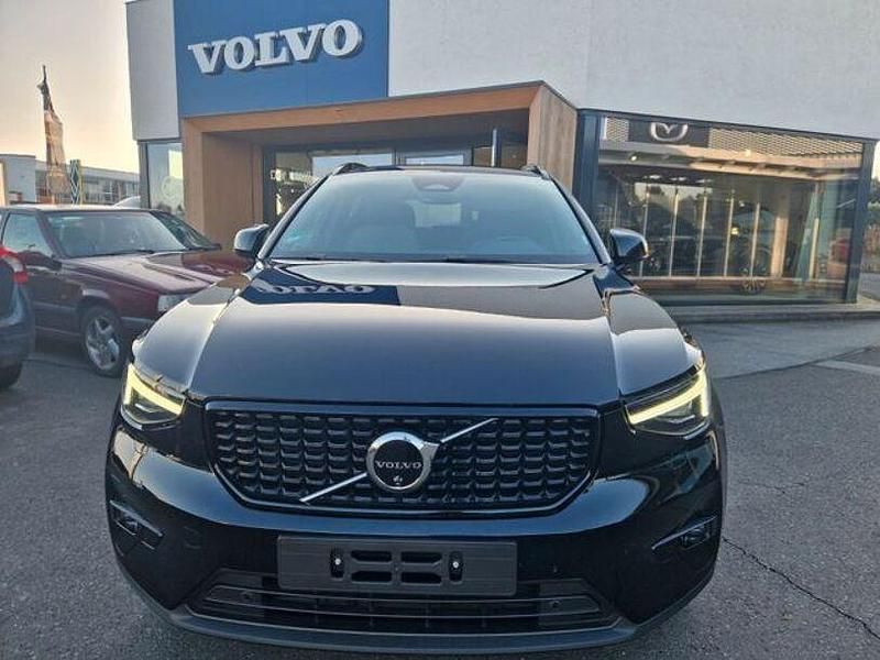 Gebraucht Volvo XC40 Plus 163 PS (119 kW) 2025 Onyx black SUV