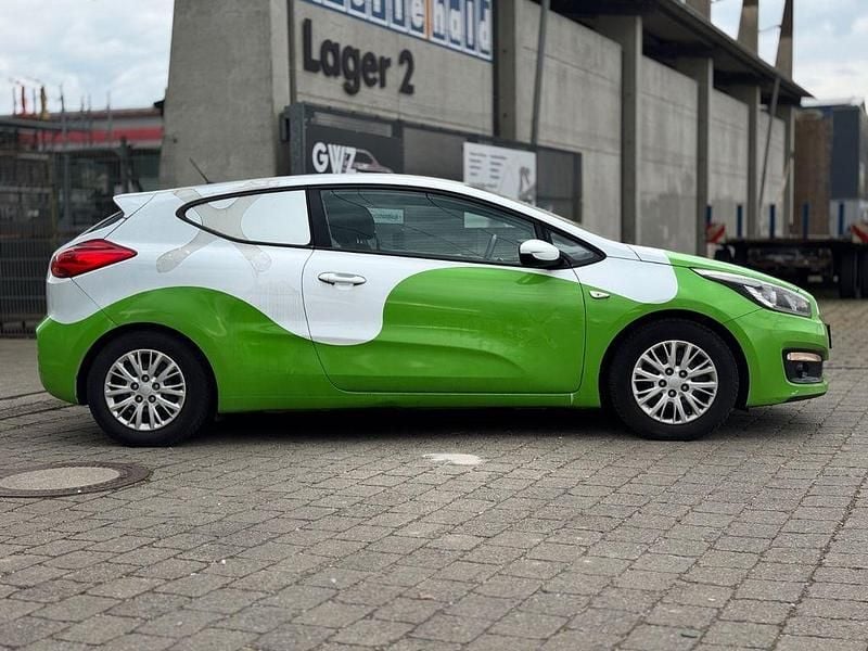 Gebraucht Kia Ceed 90 PS (66 kW) 2016 Weiß Kleinwagen