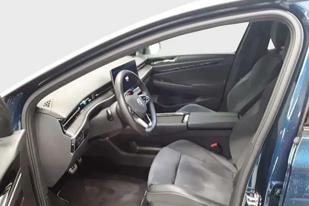 Gebraucht VW ID.7 Pro 210 kW (286 PS) 2025 Aquamarinblau metallic Kombi
