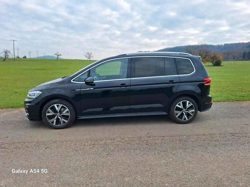 Gebraucht VW Touran R-line 150 PS (110 kW) 2021 Schwarz Van / Kleinbus