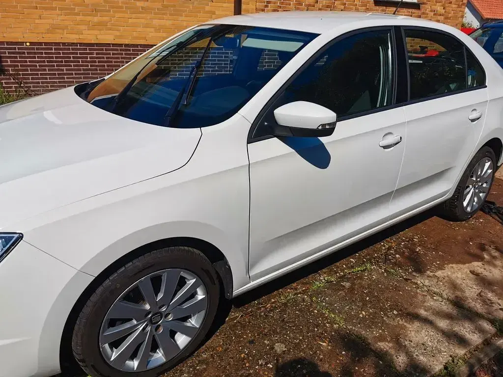 Usado Seat Toledo Reference 110 CV (80 kW) 2016 Blanco Utilitario