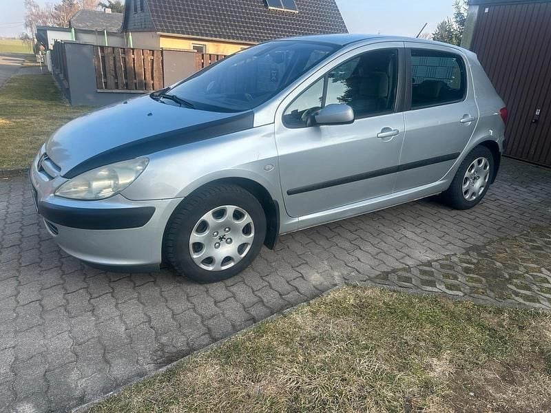 Gebraucht Peugeot 307 110 PS (80 kW) 2004 Silber Kleinwagen