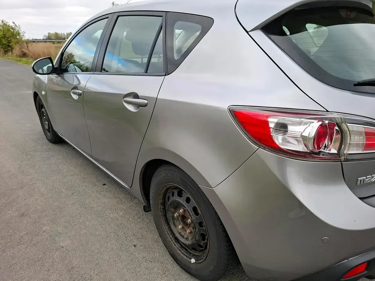 Gebraucht Mazda 3 105 PS (77 kW) 2010 Grau Limousine