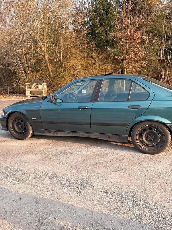 Gebraucht BMW 316 102 PS (75 kW) 1997 Grün Limousine