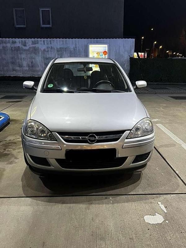Grau Gebraucht 2005 Opel Corsa Edition Limousine | 1.599 € (Fairer Preis) - Bild 1/4