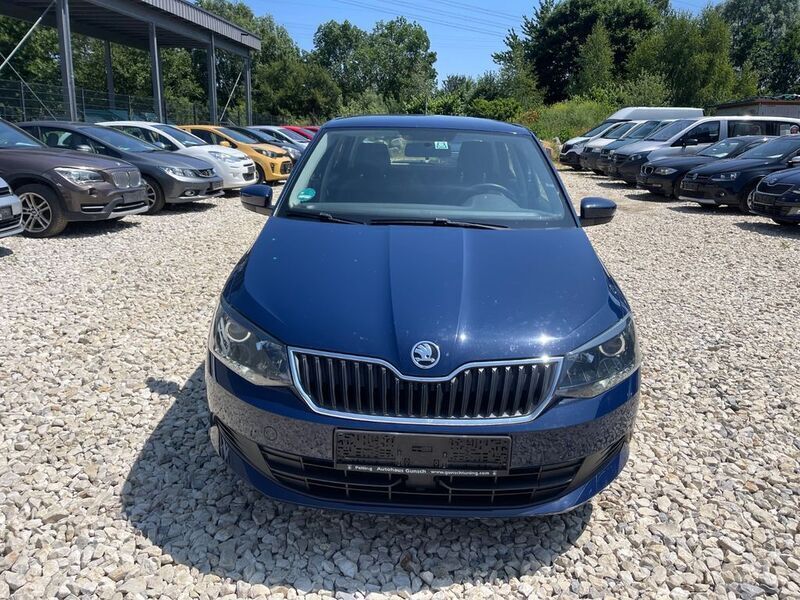 Blau Gebraucht 2015 Skoda Fabia Ambition Limousine | 6.999 € (Fairer Preis) - Bild 1/4
