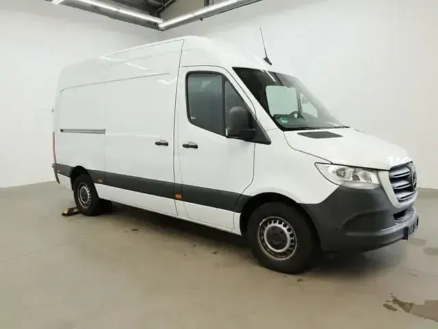 Gebraucht Mercedes Sprinter 170 PS (125 kW) 2022 Arktikweiß Van