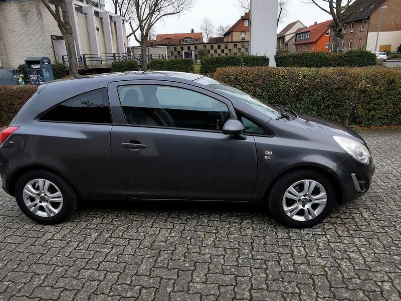 Gebraucht Opel Corsa Edition 87 PS (63 kW) 2012 Grau Limousine