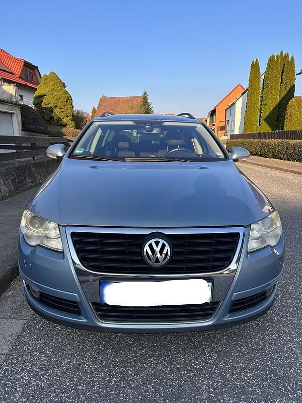 Gebraucht VW Passat 140 PS (102 kW) 2009 Blau Kombi