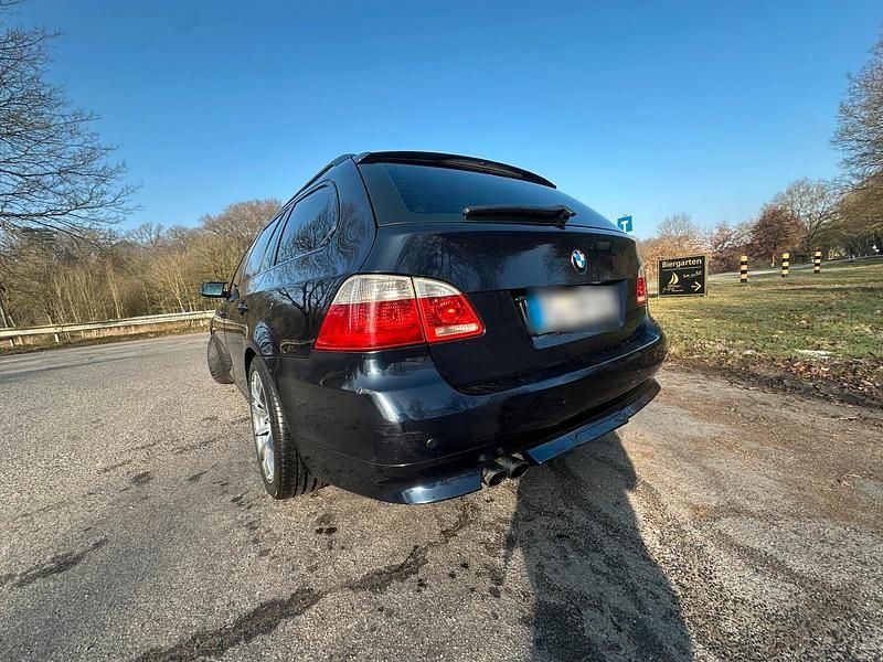 Gebraucht BMW 525 177 PS (130 kW) 2006 Blau Kombi