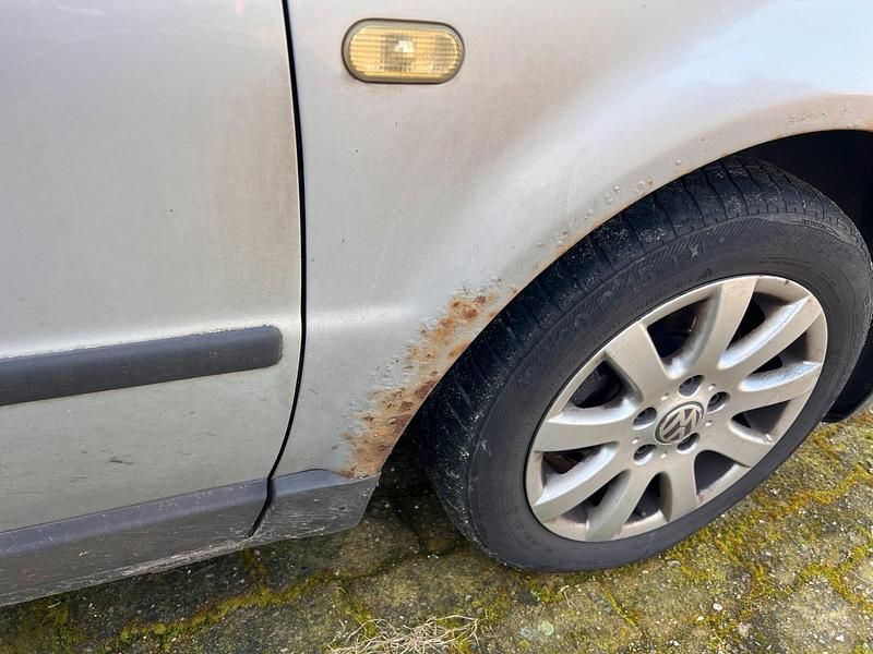 Gebraucht VW Passat 101 PS (74 kW) 1998 Grau Limousine