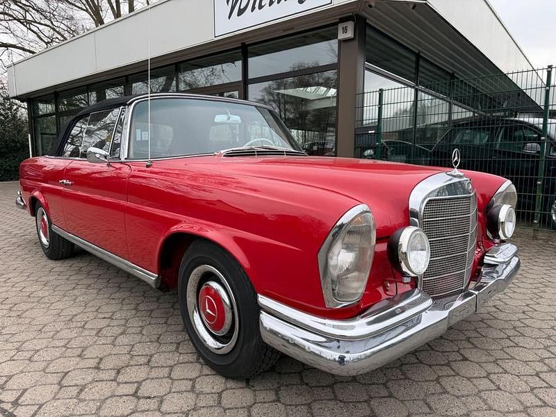 Gebraucht Mercedes W111 120 PS (88 kW) 1963 Rot Cabrio