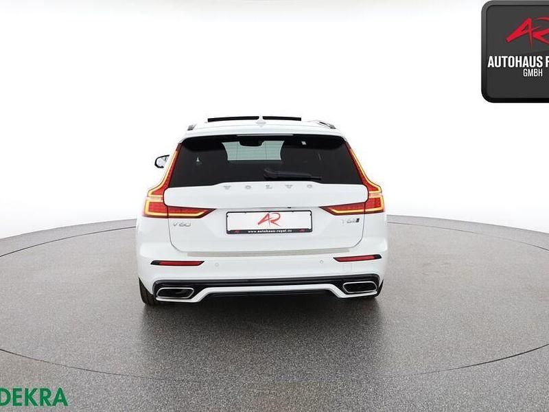 Gebraucht Volvo V60 R-Design 310 PS (228 kW) 2019 Ice white, solid / solid Kombi