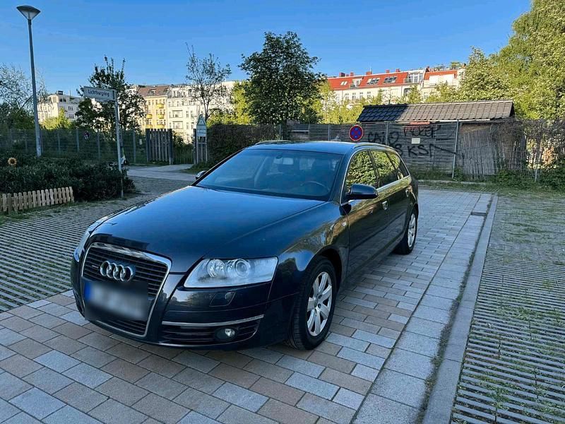 Grau Gebraucht 2005 Audi A6 Kombi | 2.200 € (Guter Preis) - Bild 1/4