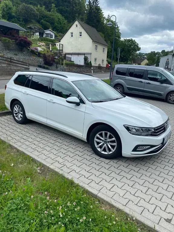 Gebraucht VW Passat 150 PS (110 kW) 2020 Weiß Limousine