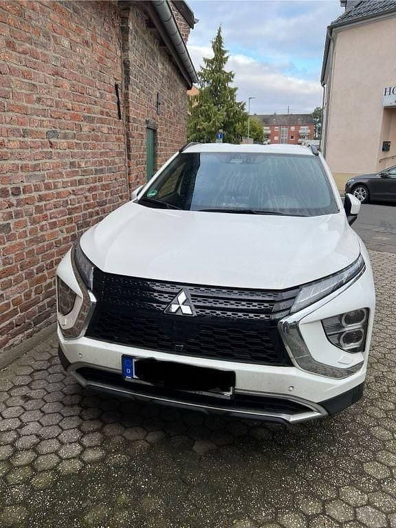 Gebraucht Mitsubishi Eclipse Cross Basis 188 PS (138 kW) 2022 Weiß SUV