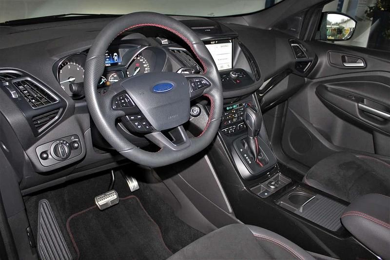 Gebraucht Ford Kuga ST-Line 179 PS (131 kW) 2019 Magneticgrau (metallic) SUV