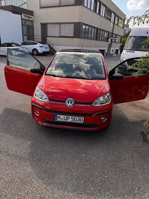 Rot Gebraucht 2017 VW up! Sound Kleinwagen | 11.900 € (Etwas zu teuer) - Bild 1/4