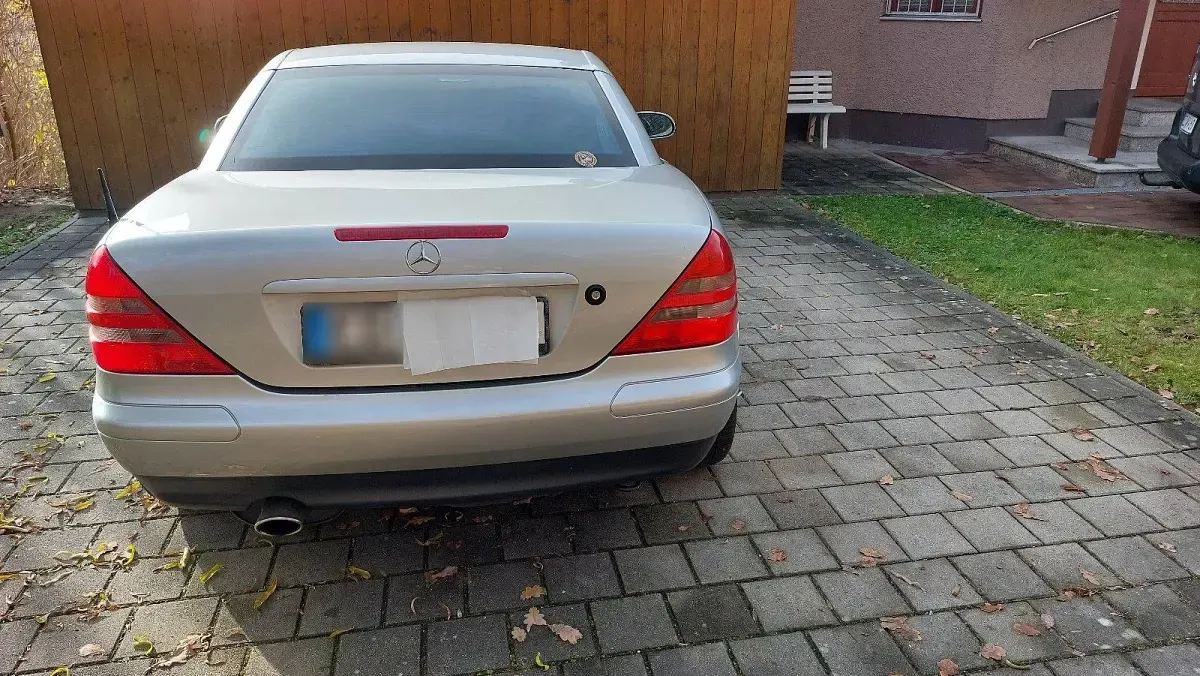 Gebraucht Mercedes SLK230 197 PS (144 kW) 1997 Silber Cabrio