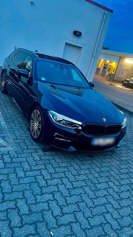 Schwarz Gebraucht 2017 BMW 530 M Sport Kombi | 29.999 € (Teuer) - Bild 1/4