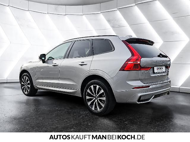 Gebraucht Volvo XC60 Plus 197 PS (144 kW) 2023 Silver dawn SUV