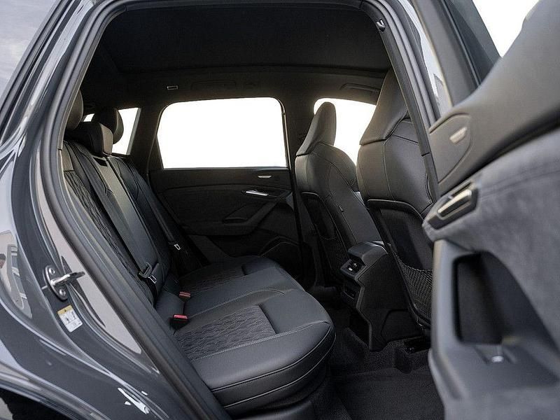 Gebraucht Audi Q6 e-tron Performance 225 kW (306 PS) 2026 Magnetgrau SUV