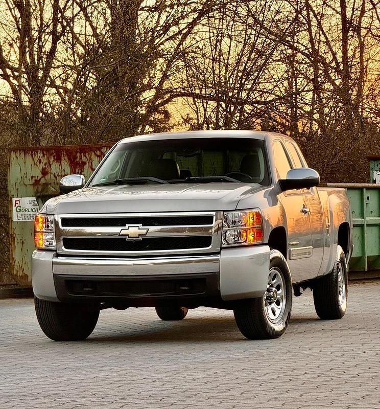 Second-hand Chevrolet Silverado 2007 Bej SUV