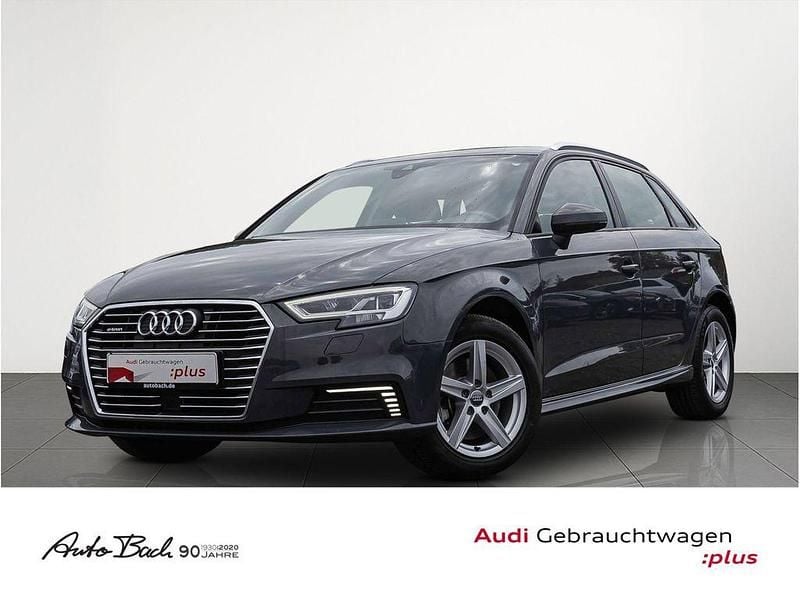 Grau (nanograu metallic) Gebraucht 2020 Audi A3 Sportback e-tron Basis Limousine | 18.770 € (Fairer Preis) - Bild 1/4