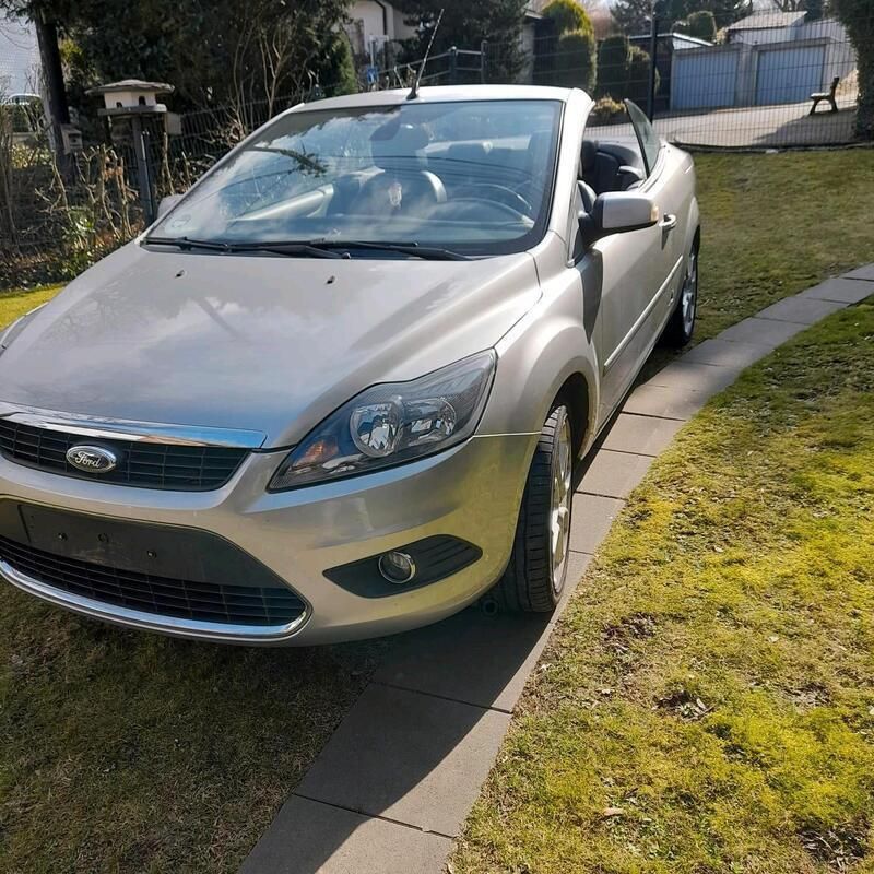Silber Gebraucht 2010 Ford Focus Cabriolet Cabrio | 5.555 € (Etwas zu teuer) - Bild 1/4