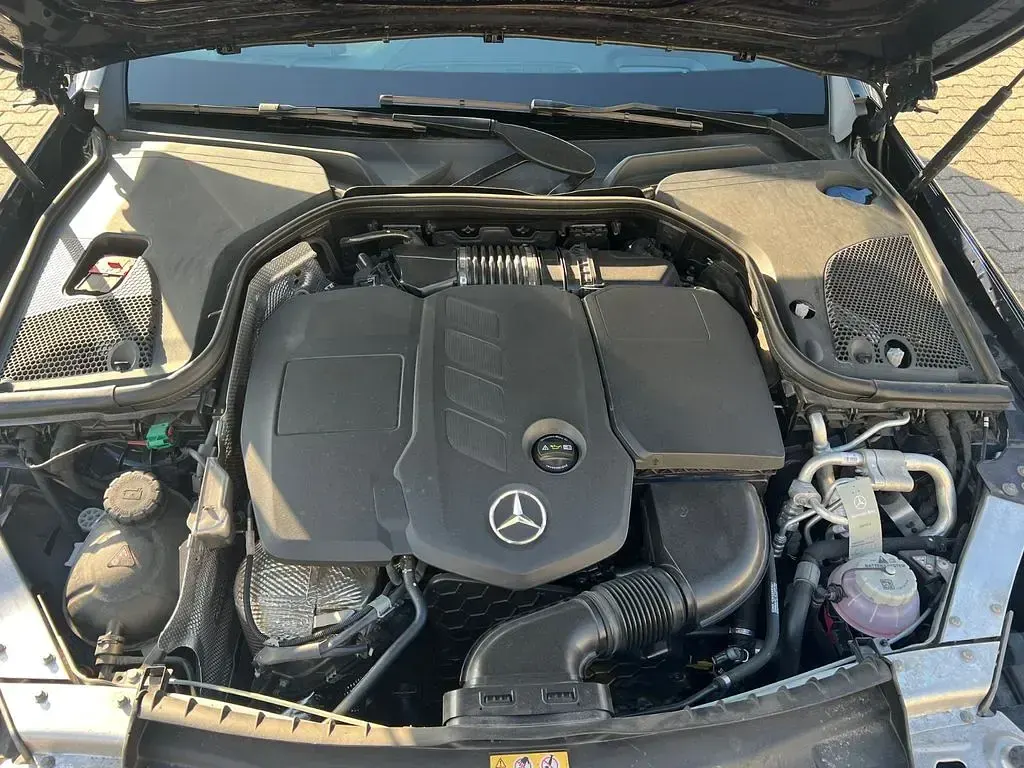 Gebraucht Mercedes E300 306 PS (225 kW) 2020 Blau Limousine