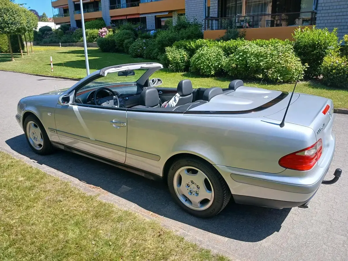 Gebraucht Mercedes CLK230 193 PS (141 kW) 1999 Silber Cabrio