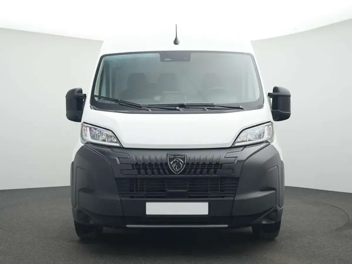 Neu Peugeot Boxer 140 PS (102 kW) 2025 Weiß Van