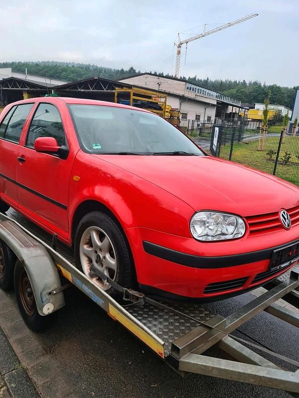 Rot Gebraucht 1998 VW Golf IV Kleinwagen | 650 € (Superpreis) - Bild 1/4