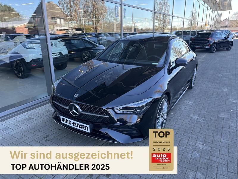 Kosmosschwarz metallic Gebraucht 2024 Mercedes CLA200 AMG Line Premium Plus Limousine | 38.995 € (Fairer Preis) - Bild 1/4