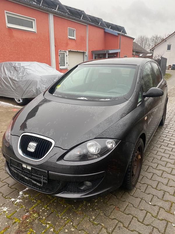 Grau Gebraucht 2005 Seat Altea Kombi | 1.800 € (Superpreis) - Bild 1/4