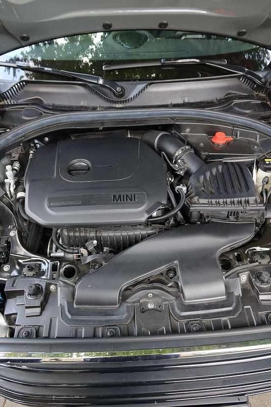 Grau Gebraucht 2021 Mini Cooper Clubman Kombi | 21.500 € (Fairer Preis) - Bild 1/4