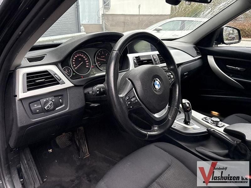 Gebraucht BMW 318 Executive 143 PS (105 kW) 2013 Schwarz Kombi