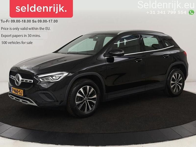 Schwarz Gebraucht 2022 Mercedes GLA180 Business SUV | 23.400 € (Etwas zu teuer) - Bild 1/4