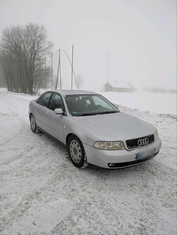Gebraucht Audi A4 101 PS (74 kW) 1999 Silber Limousine