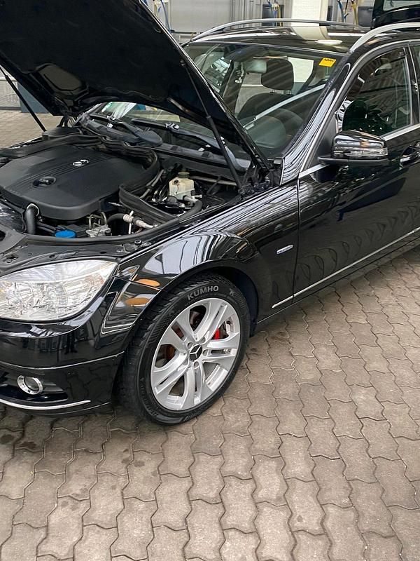 Gebraucht Mercedes C220 170 PS (125 kW) 2009 Schwarz Kombi