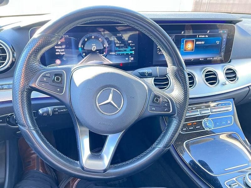 Gebraucht Mercedes E220 Exclusive 194 PS (142 kW) 2016 Grau Limousine