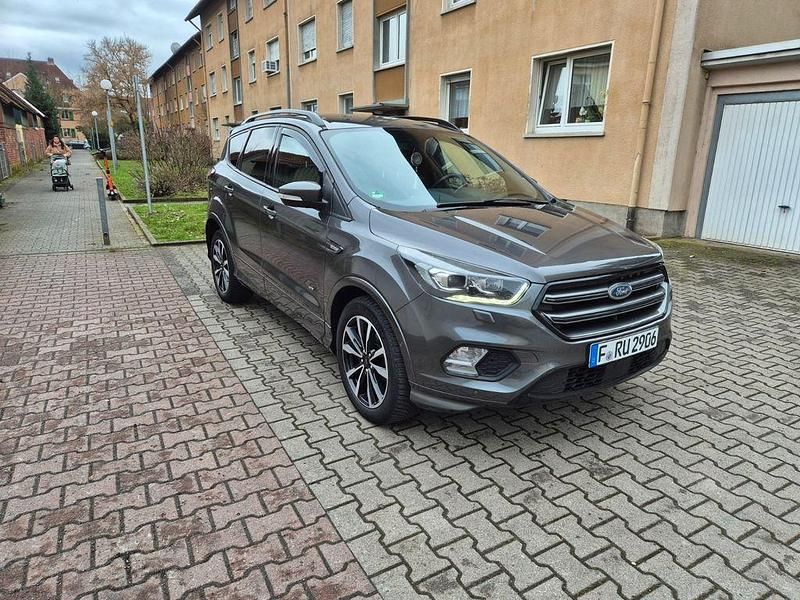 Gebraucht Ford Kuga ST-Line 179 PS (131 kW) 2018 Grau SUV