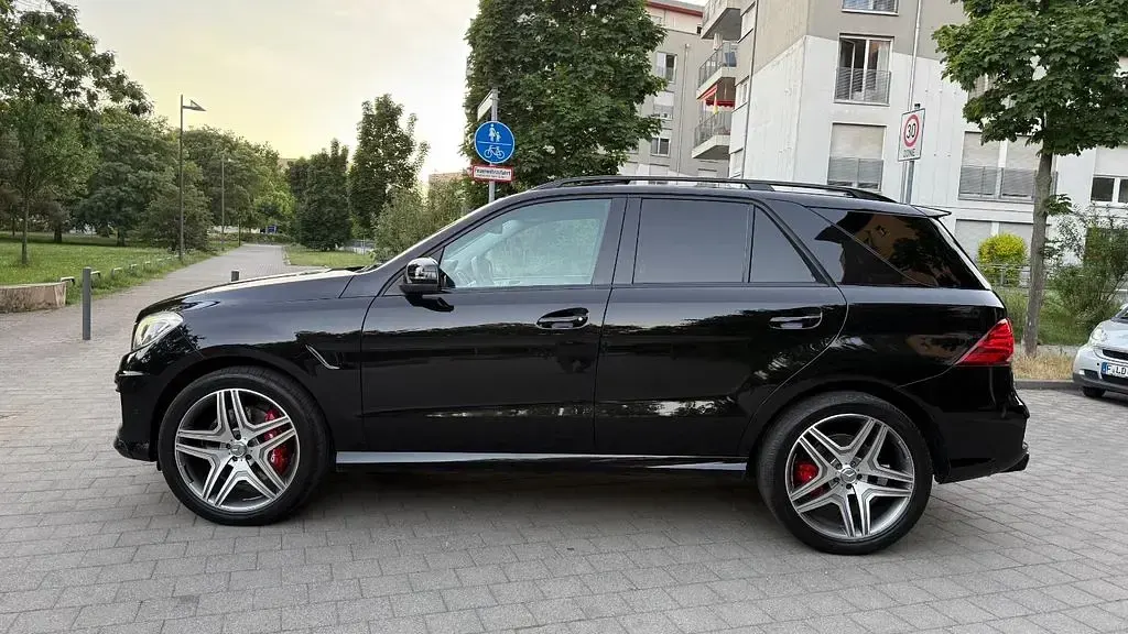 Gebraucht Mercedes ML63 AMG AMG 525 PS (386 kW) 2012 Schwarz SUV