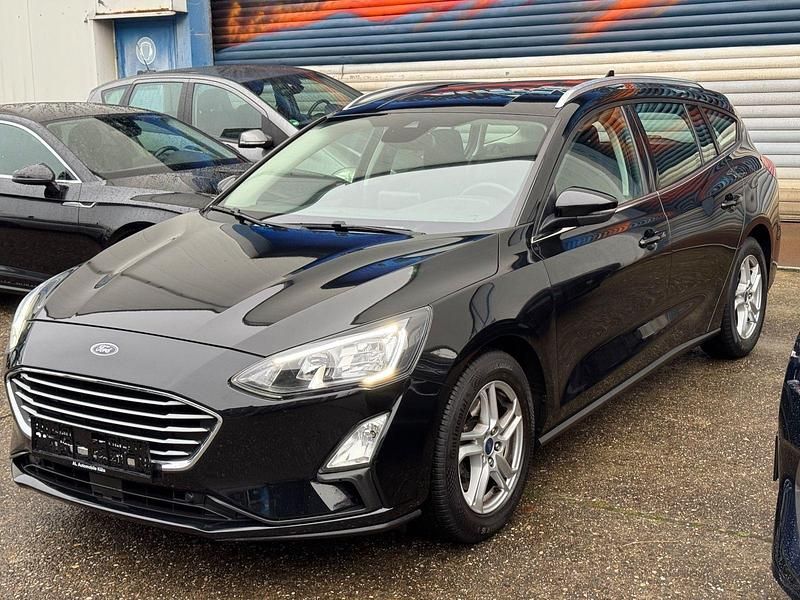 Schwarz Gebraucht 2021 Ford Focus Cool & Connect Kombi | 11.890 € (Superpreis) - Bild 1/4